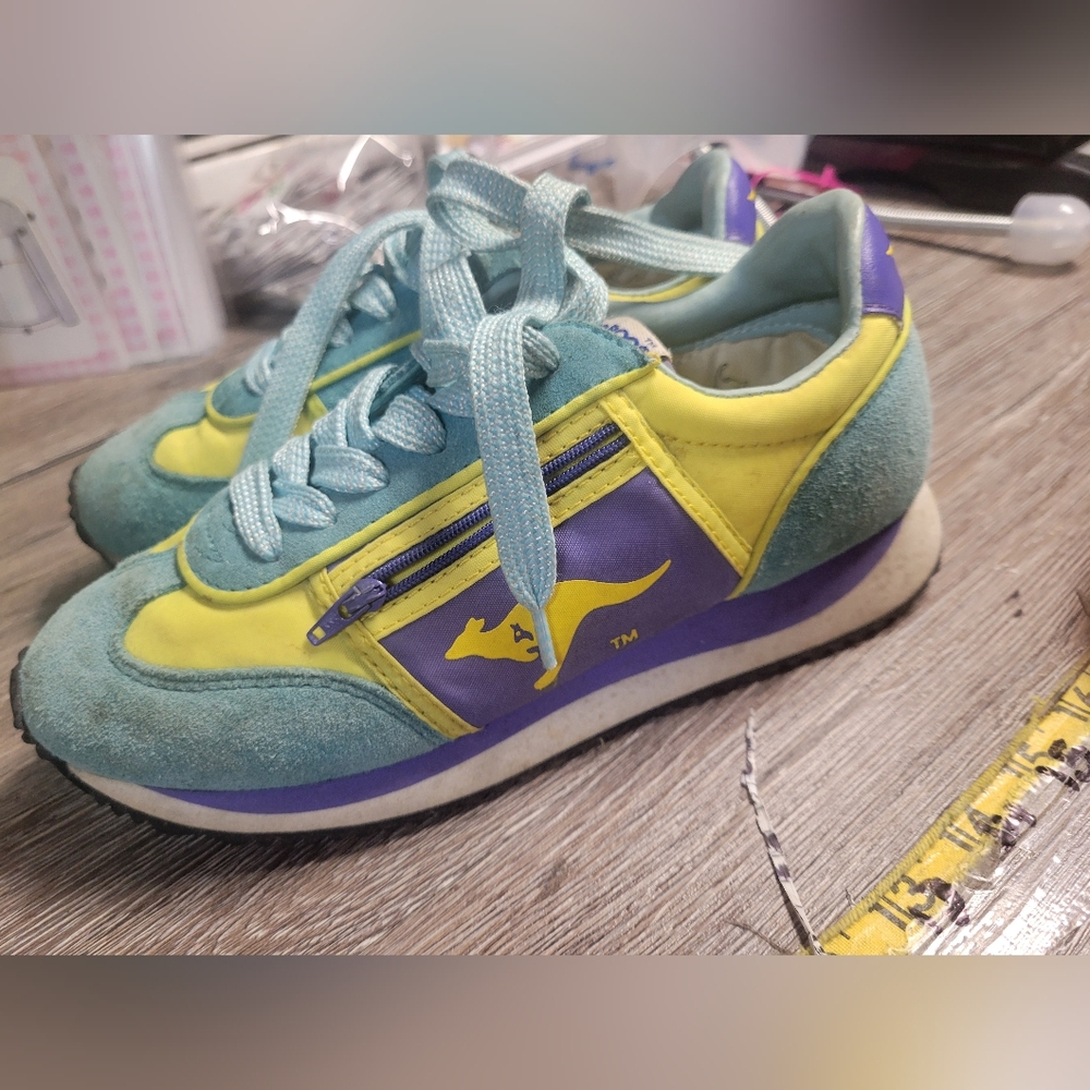 KangaROOS Blue and Yellow Pocket Retro Sneakers Size 6.5 Womans - Picture 3 of 8
